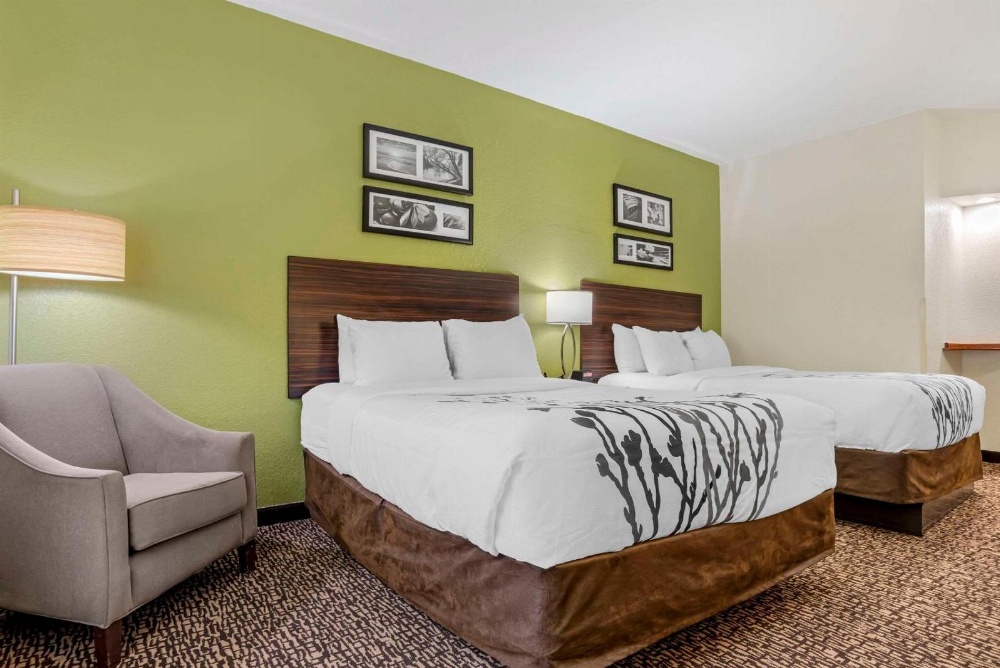 King Room with Accessible Tub - Accessible/Non-Smoking